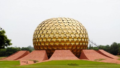 Lights and shadows in Pondicherry ..