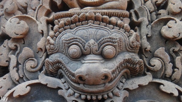 Backpacking across SE Asia: Banteay Srei & Preah Khan