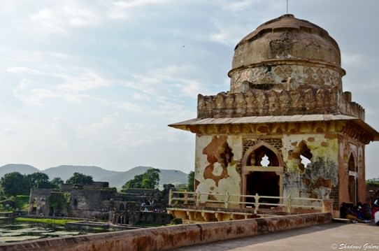 Mandu-Royal-Enclosure-Jahaz Mahal terrace