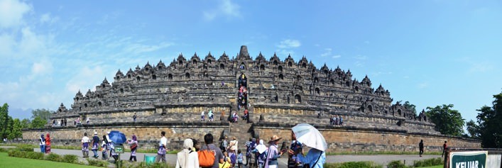 Borobudur_Front_Panorama